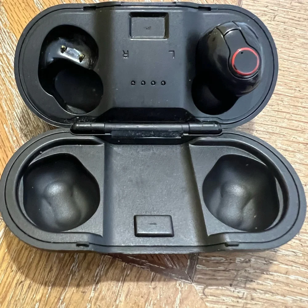 Clear Tru Wireless Earbuds (Just the left side)